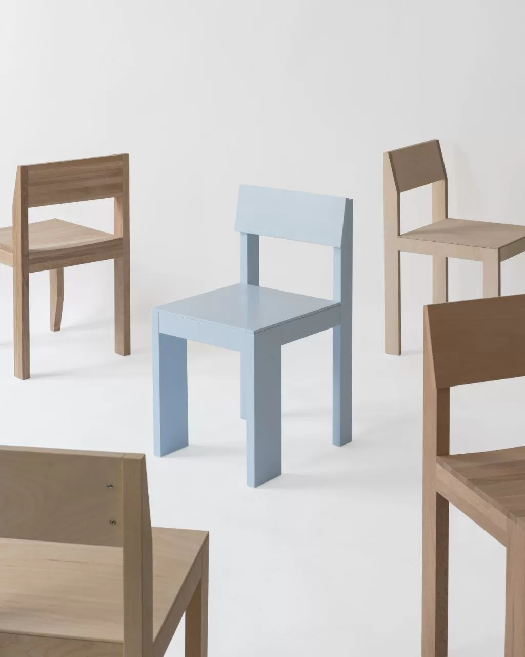 Рациональный и доступный дизайн в новой серии стульев Totoro и Take A Seat от бюро .dpt